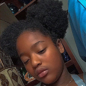 Meet your Posher, Leila